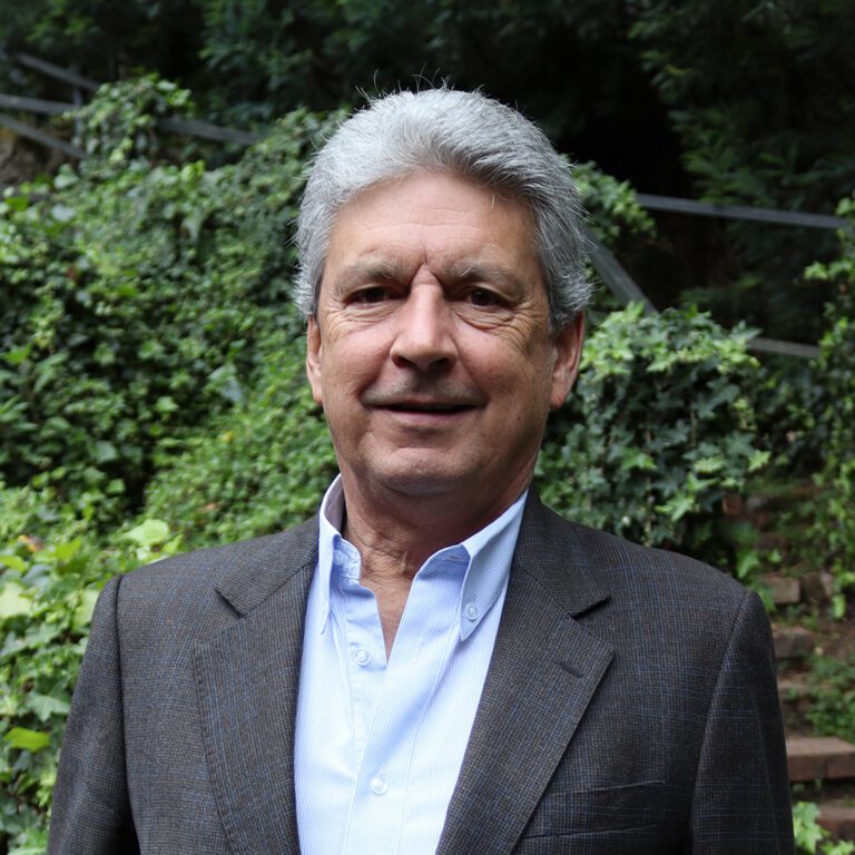Guillermo Alberto Isaza Mejia 768x768 1