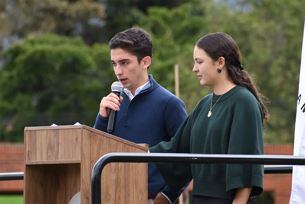 Estudiantes presentan sus propuestas durante una jornada de gobierno estudiantil del GLM