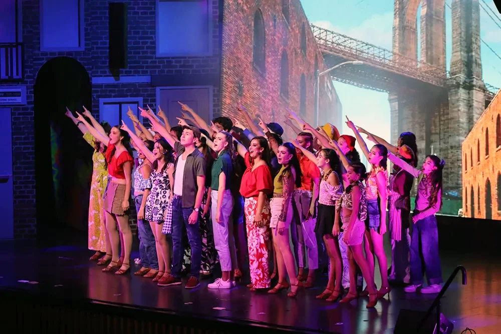 Estudiantes actúan en el musical del Gimnasio La Montaña